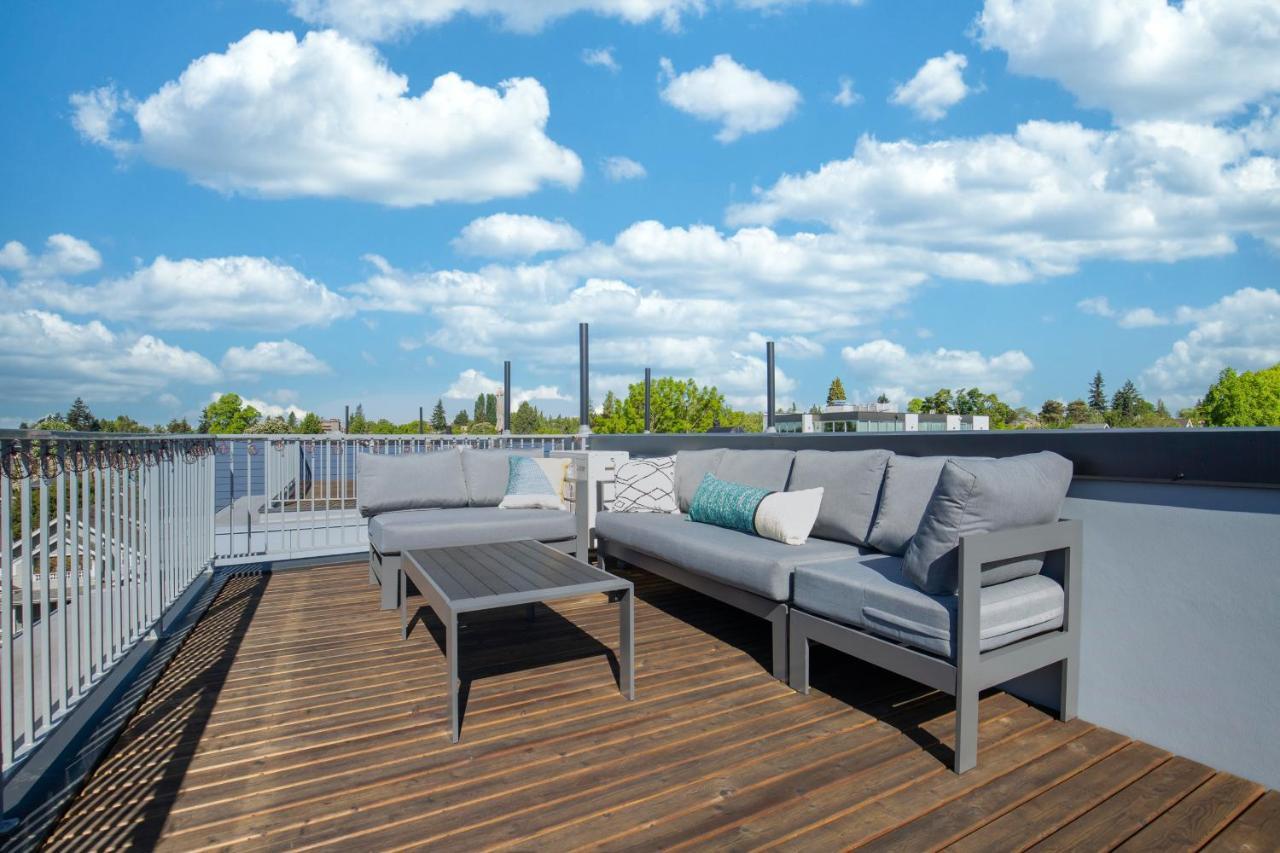 Rooftop Patio With Waterview, Private Garden & Grill 3Br 3Ba- Modern Cityscape Seattle Exterior photo